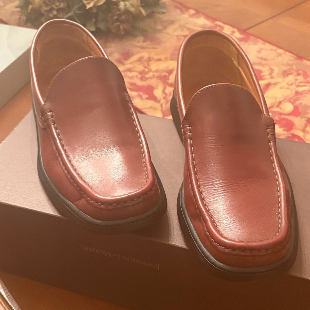 Johnston & Murphy Men's Chestnut Slip-On Loafers